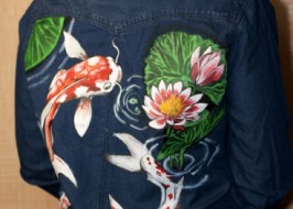 Жіноча джинсова сорочка на кнопки з ручним розписом