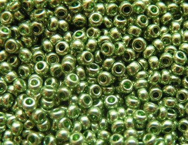Бисер зеленый металлик